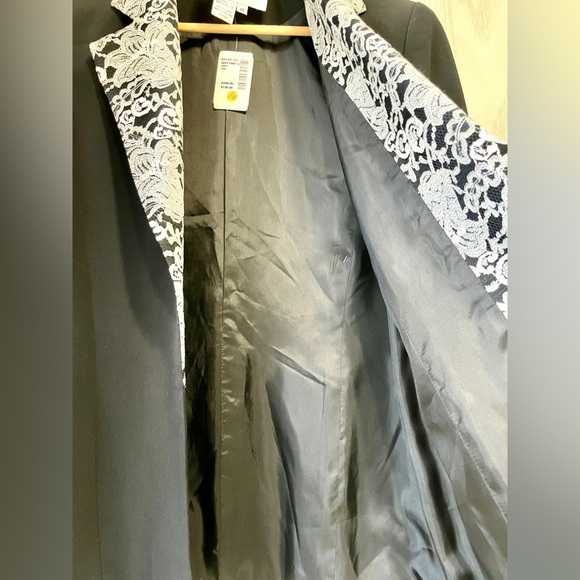 Saks Fifth Avenue, BIZAR blazer with white lace embellishment size 10 NWT - Picture 3 of 4